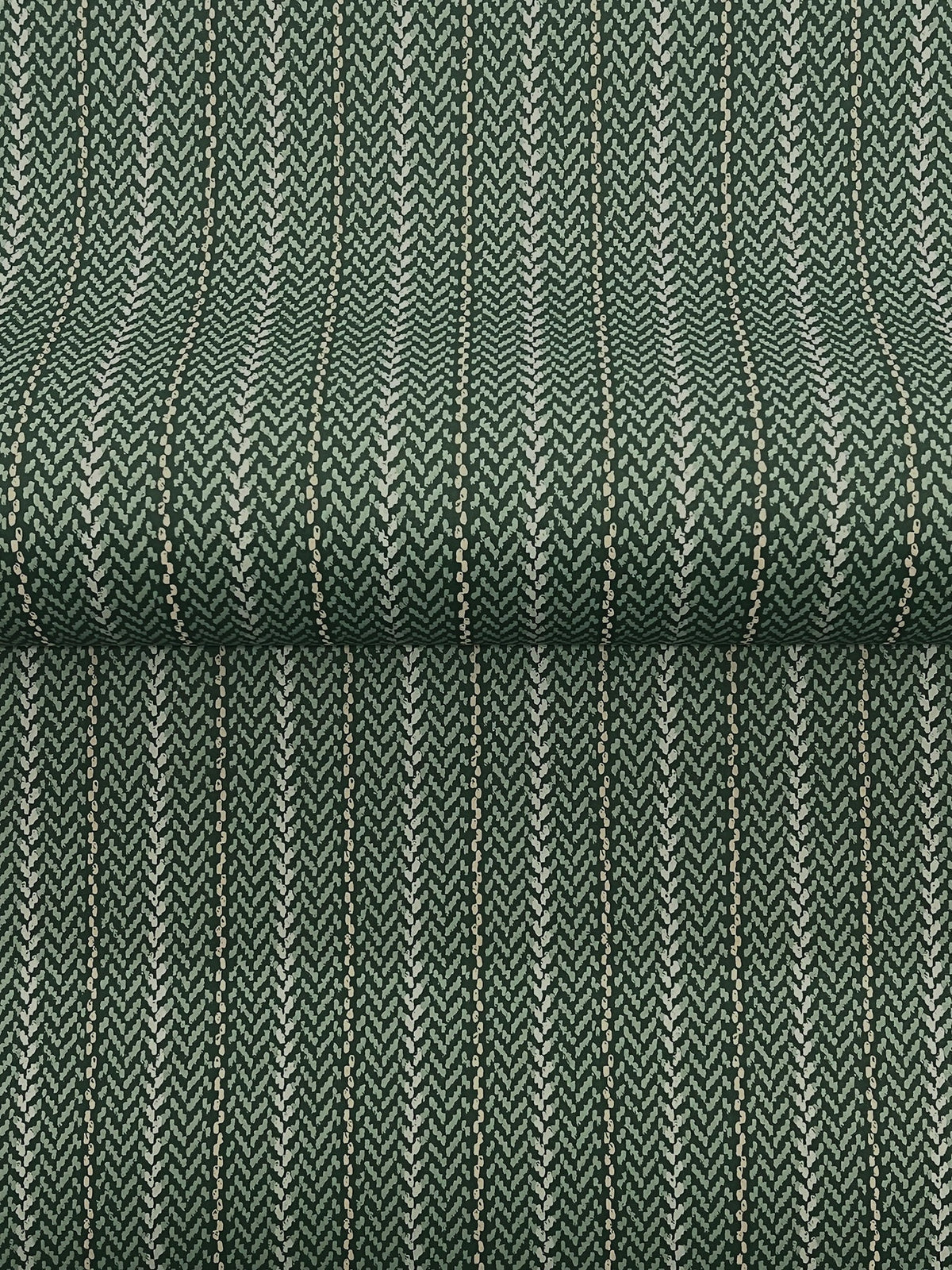 4211-83539-peel-and-stick-wallpaper-detail-closeup
