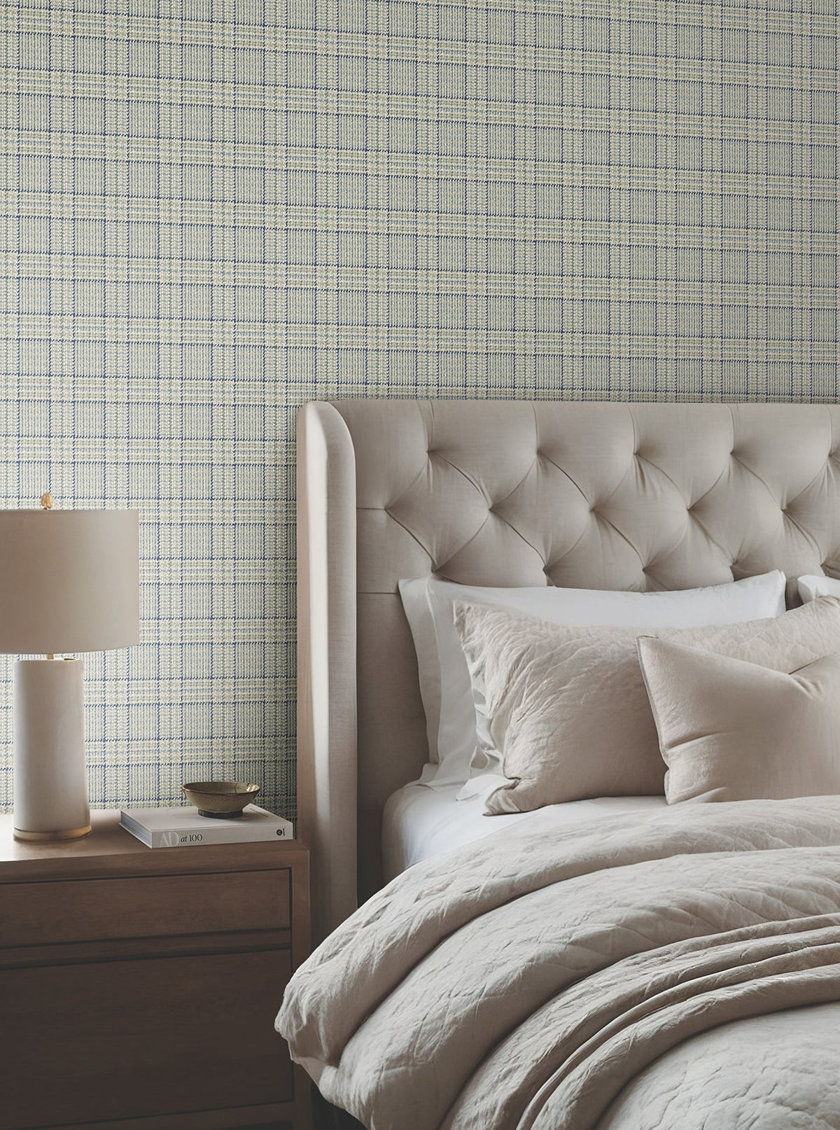 4211-83556-peel-and-stick-wallpaper-room-scene