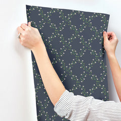 4212-84390-peel-and-stick-wallpaper-stick-application-step