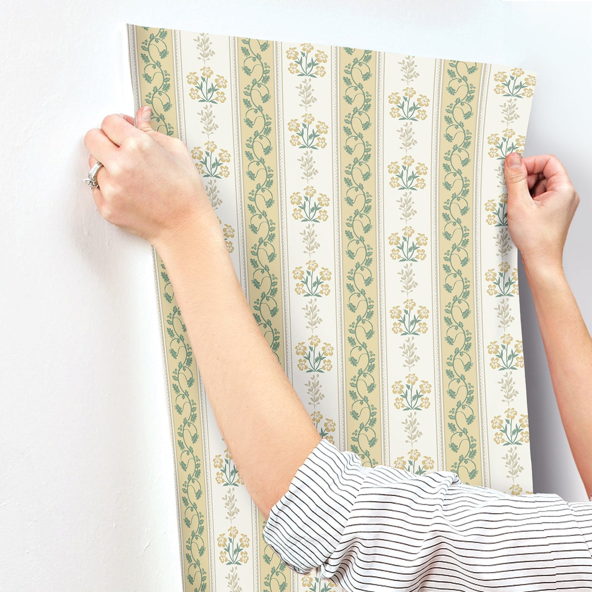 4212-84417-peel-and-stick-wallpaper-stick-application-step