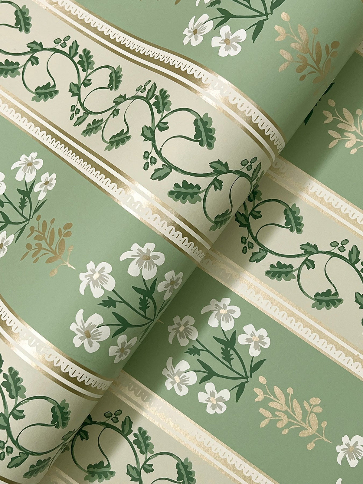 4212-84418-peel-and-stick-wallpaper-detail-closeup