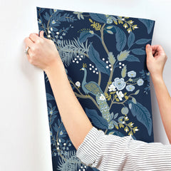 4212-84422-peel-and-stick-wallpaper-stick-application-step