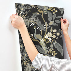 4212-84423-peel-and-stick-wallpaper-stick-application-step