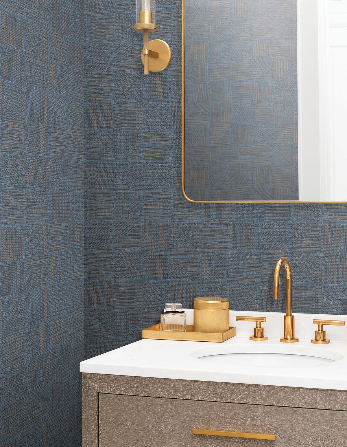 4228-84161-peel-and-stick-wallpaper-room-scene