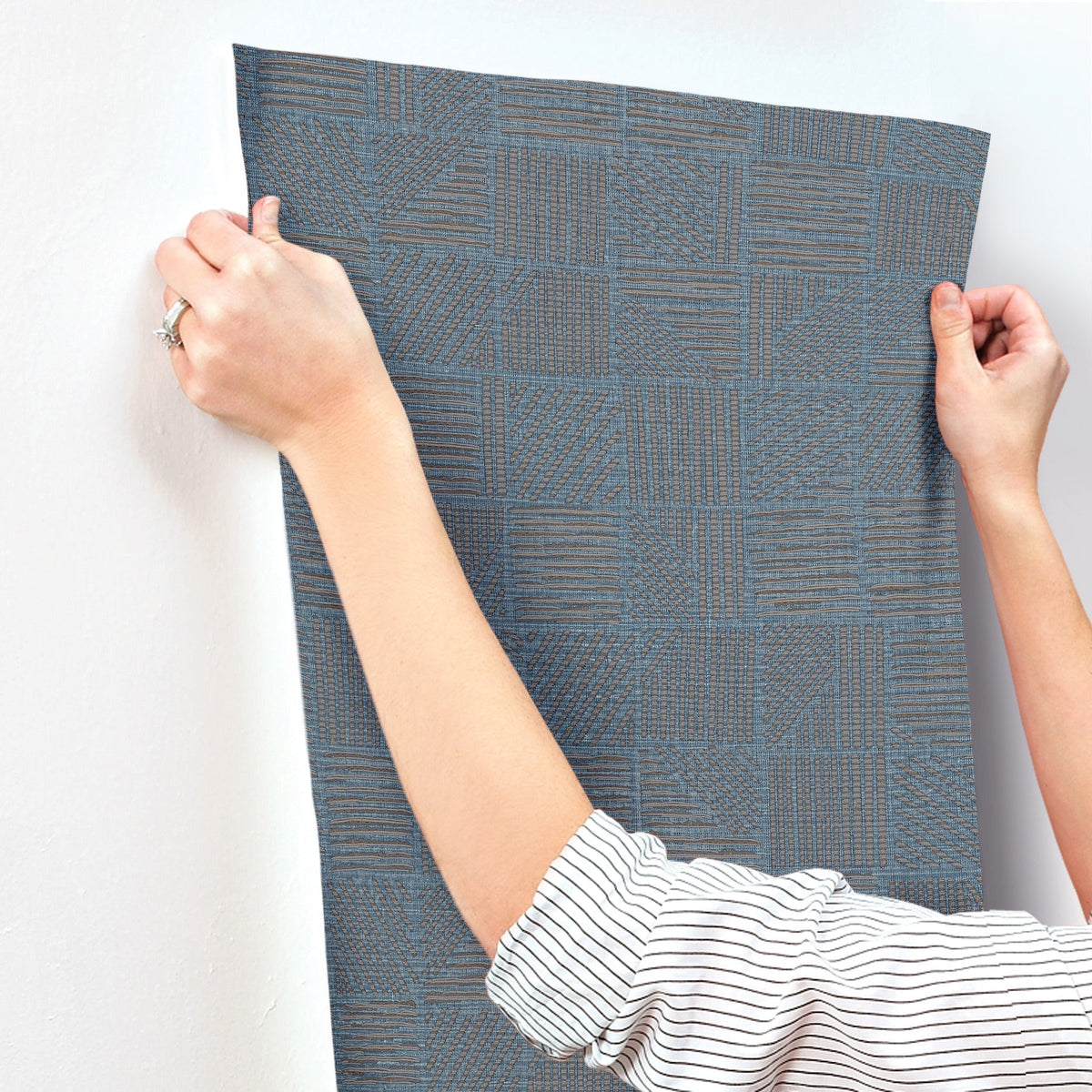 4228-84161-peel-and-stick-wallpaper-stick-application-step