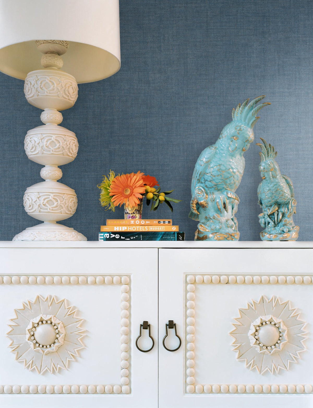5977-peel-and-stick-wallpaper-room-scene-detail-closeup