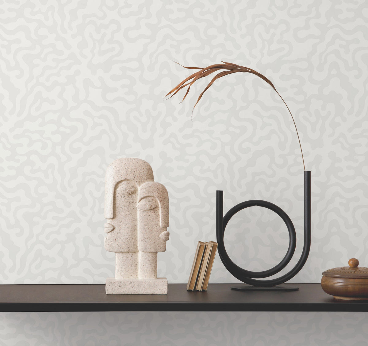AG2024-peel-and-stick-wallpaper-room-scene-detail-closeup