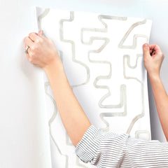 AG2053-peel-and-stick-wallpaper-stick-application-step