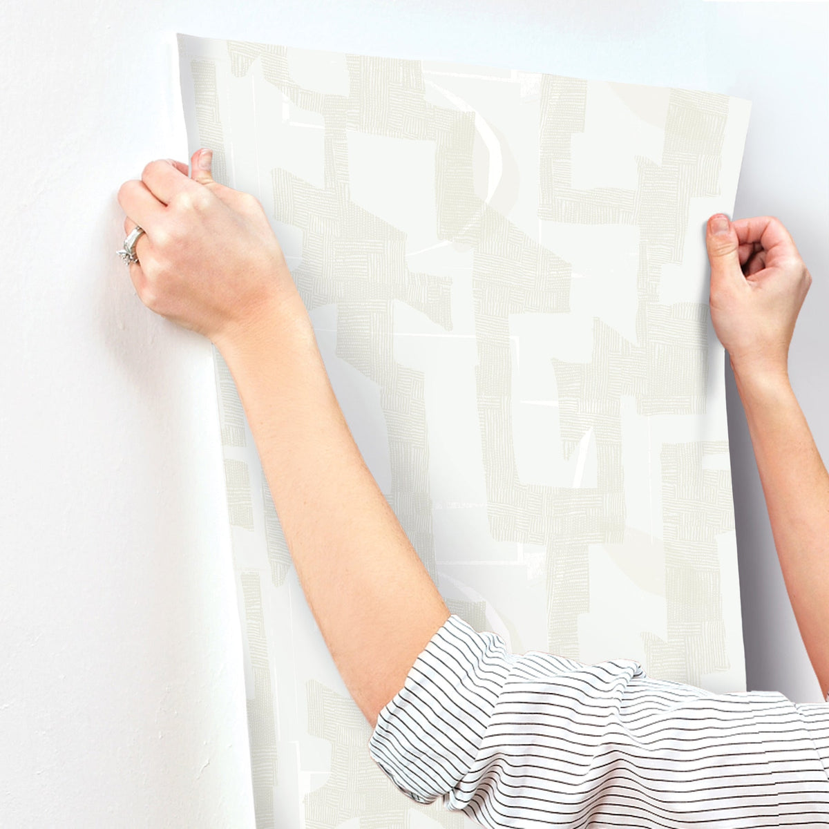 AG2102-peel-and-stick-wallpaper-stick-application-step