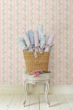 AST4105-peel-and-stick-wallpaper-room-scene-detail-closeup