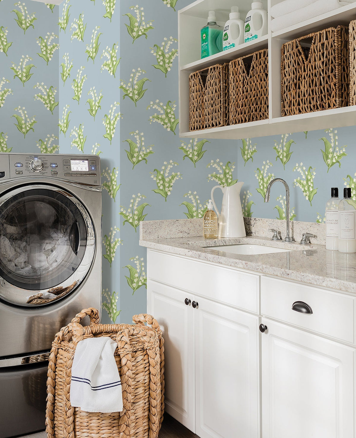 AST4339-peel-and-stick-wallpaper-room-scene-detail-closeup