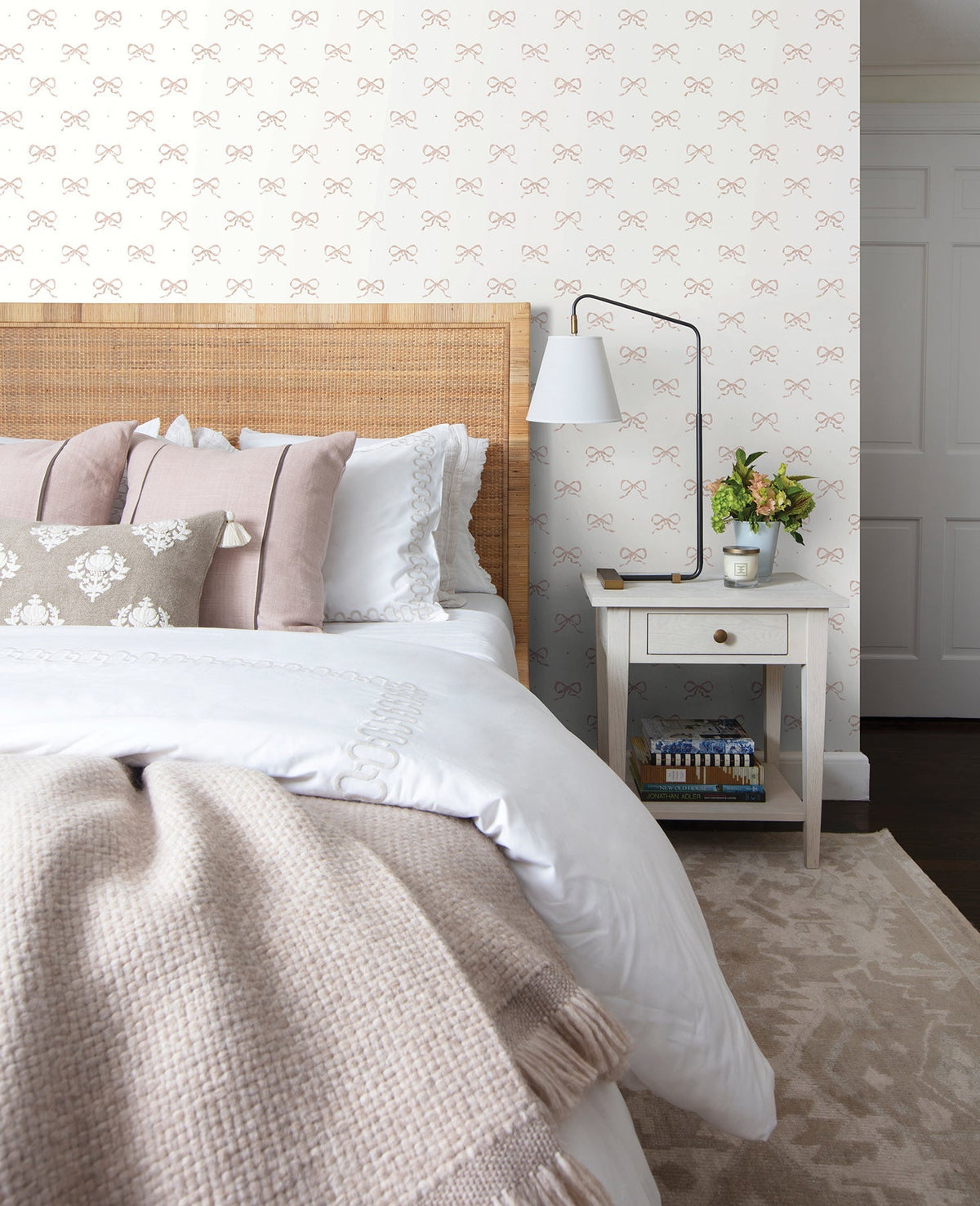 AST4354-peel-and-stick-wallpaper-room-scene