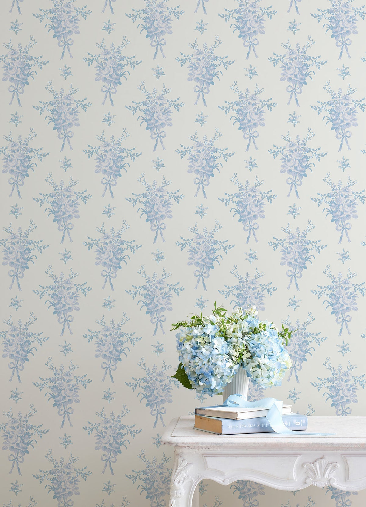 AST4651-peel-and-stick-wallpaper-room-scene