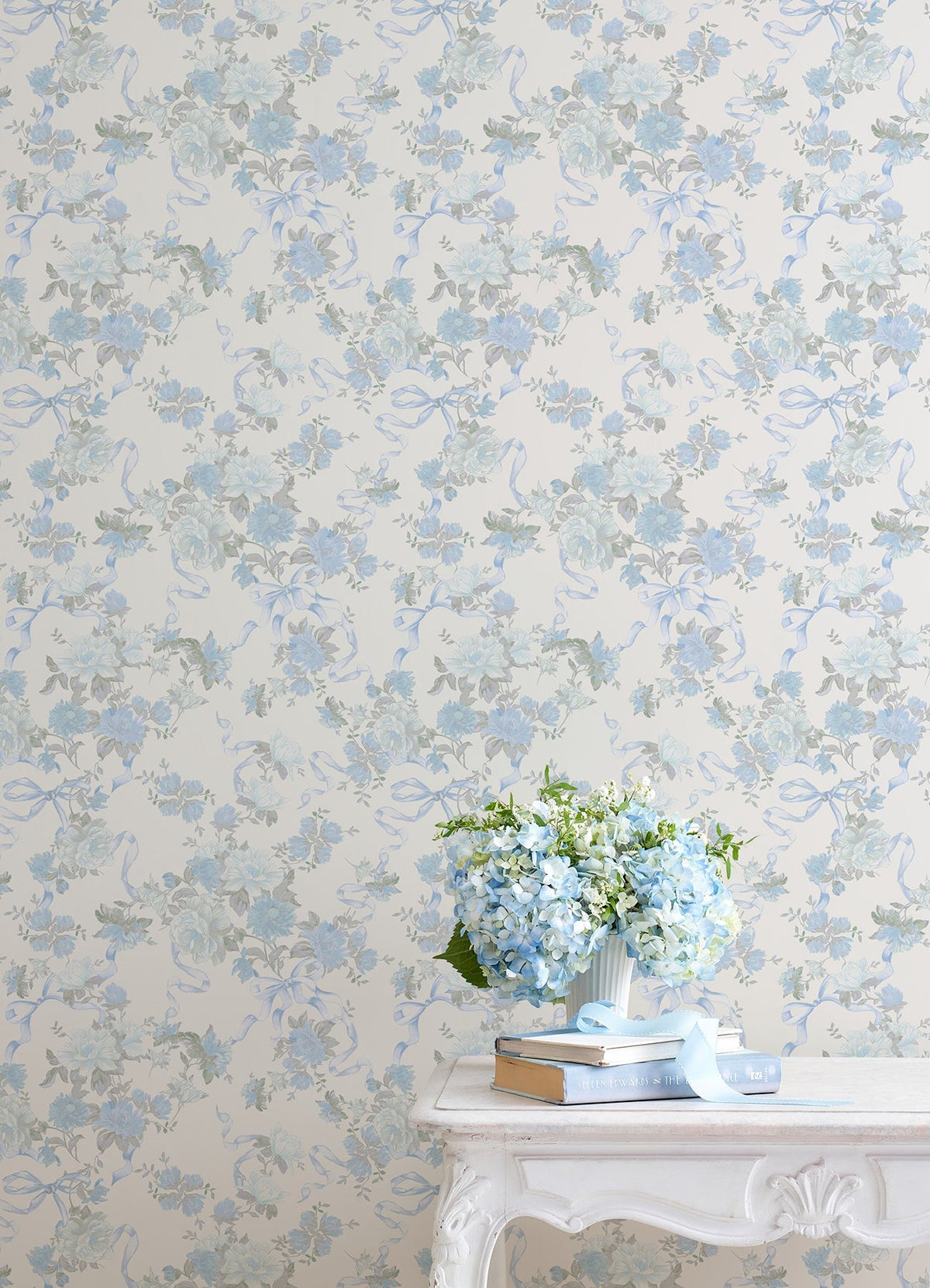 AST4654-peel-and-stick-wallpaper-room-scene
