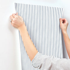 AST4971-peel-and-stick-wallpaper-stick-application-step