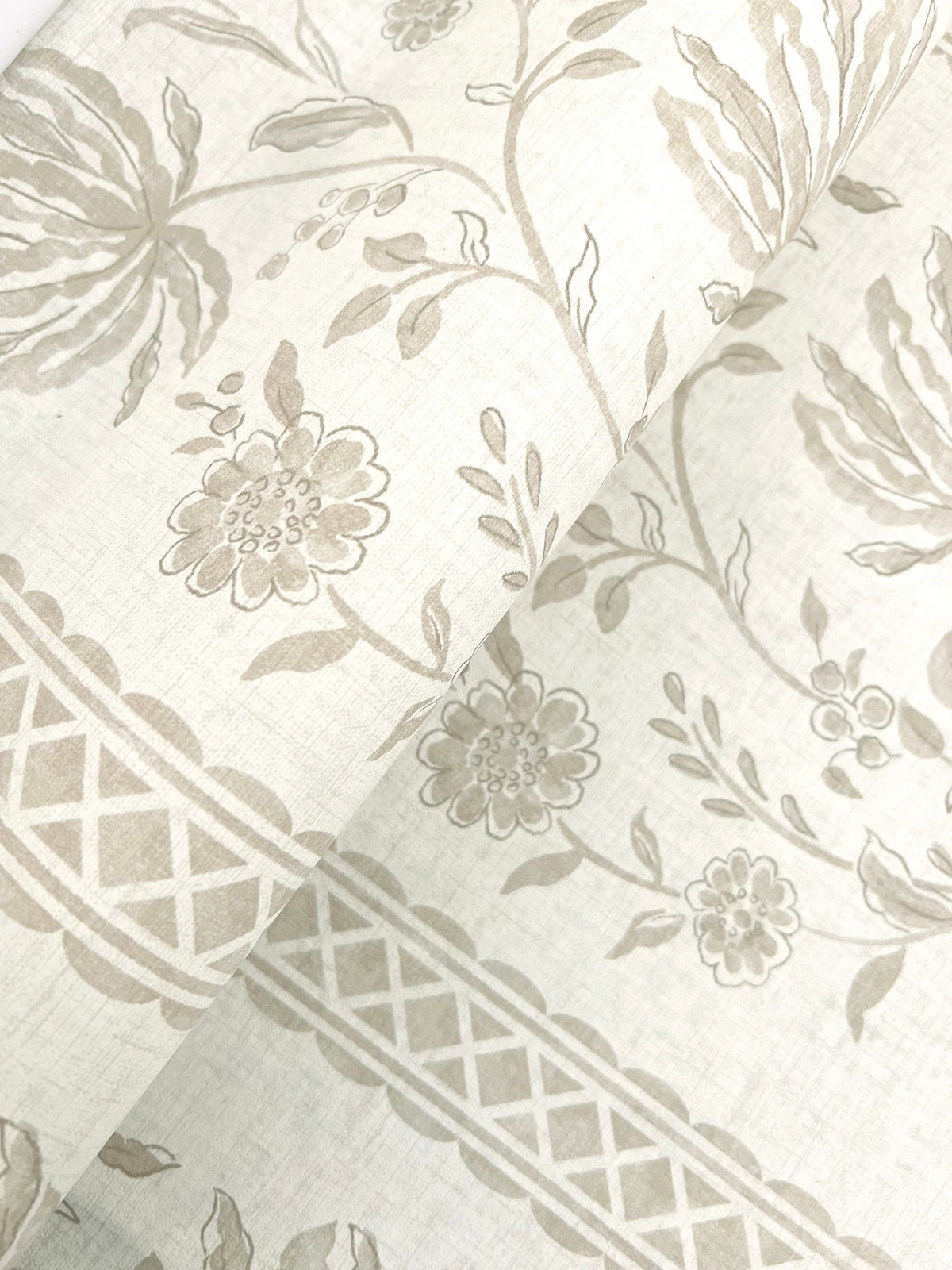 AST6350-peel-and-stick-wallpaper-detail-closeup