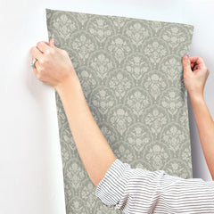 AST6353-peel-and-stick-wallpaper-stick-application-step