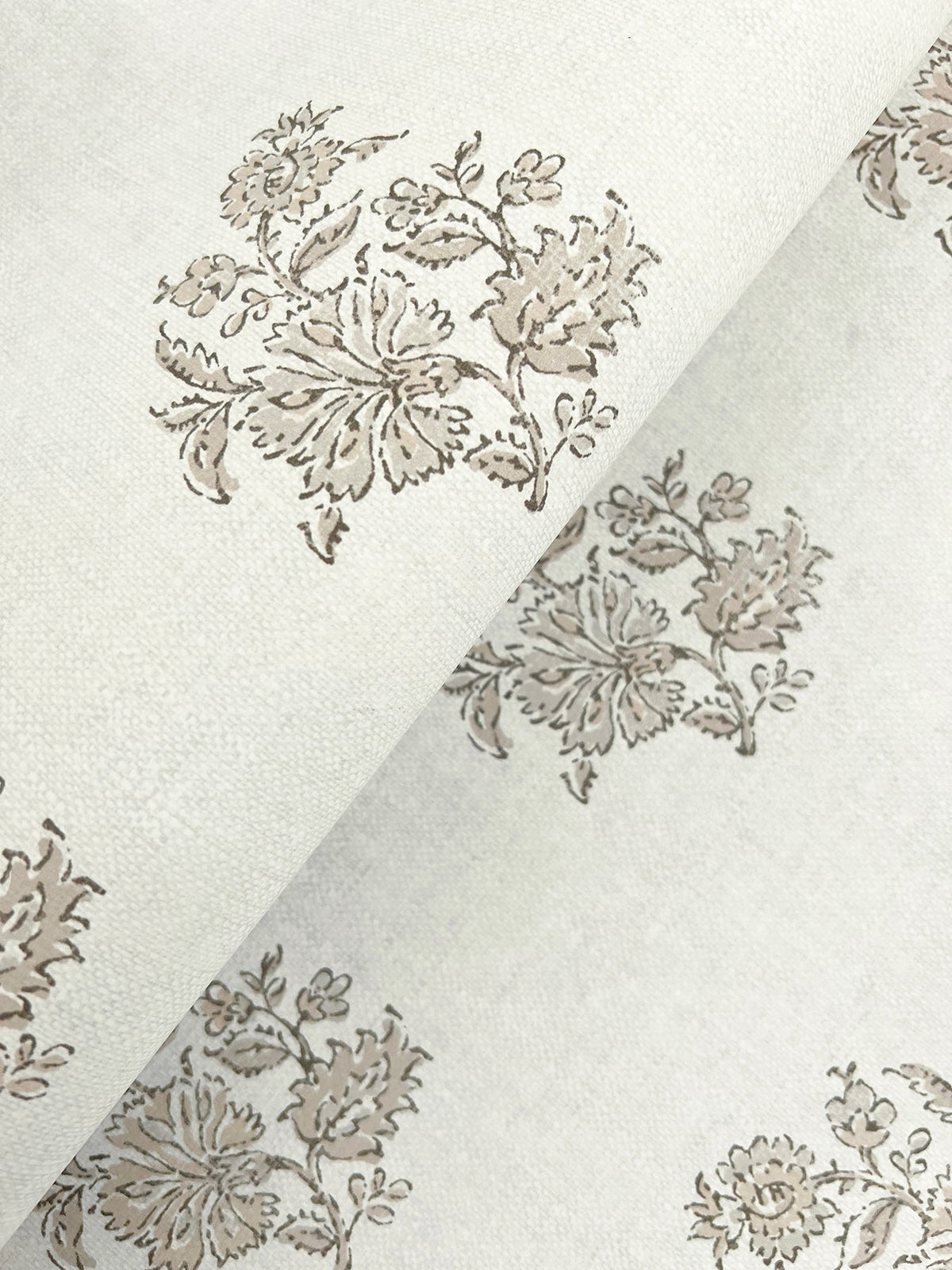AST6360-peel-and-stick-wallpaper-detail-closeup