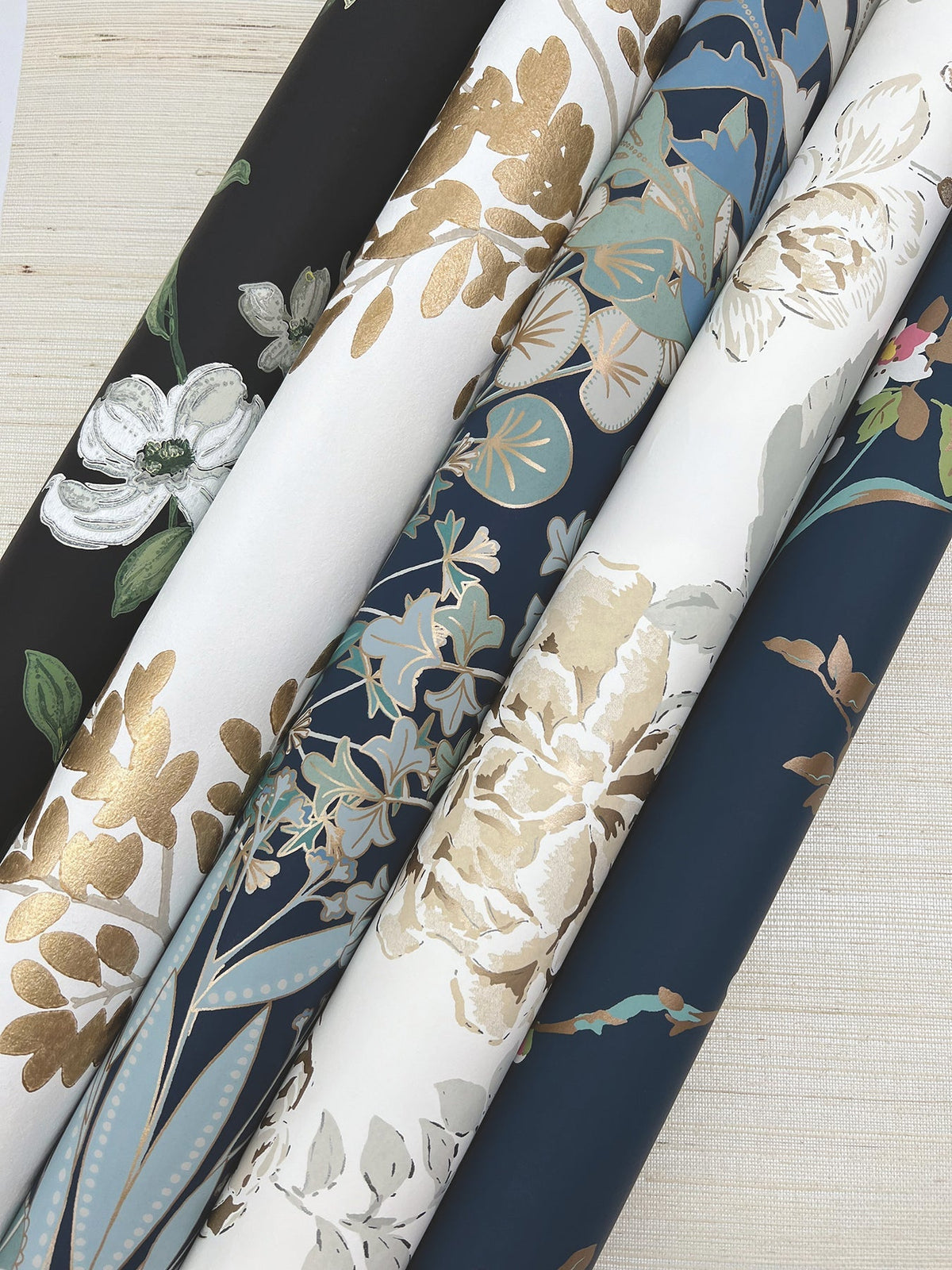 BL1783-peel-and-stick-wallpaper-detail-closeup-4