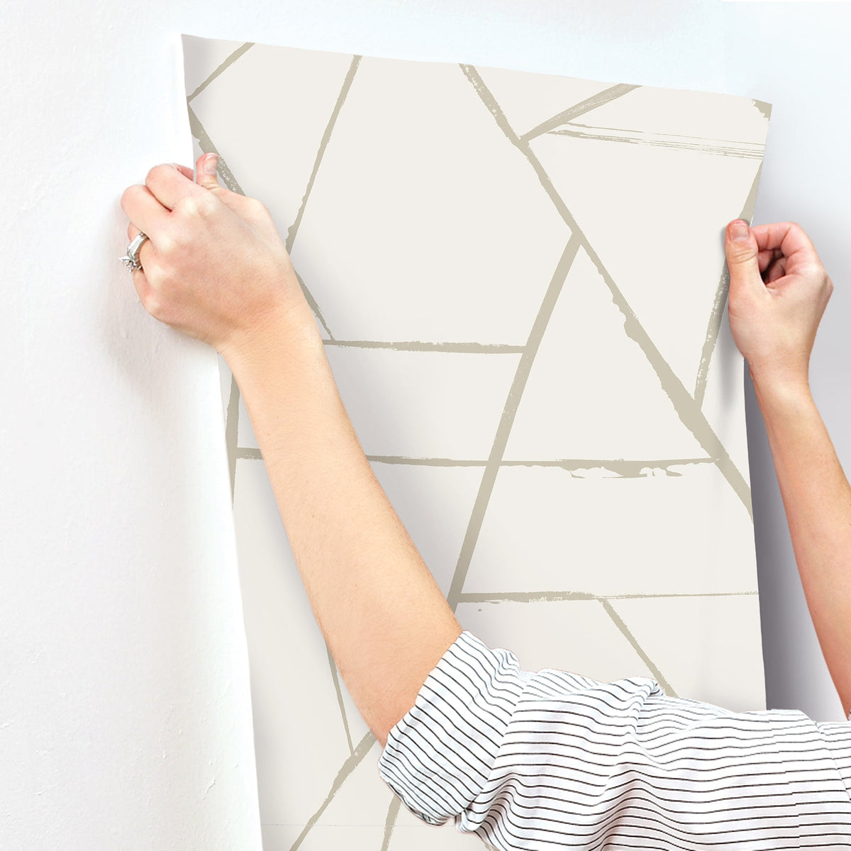 CC1293-peel-and-stick-wallpaper-stick-application-step