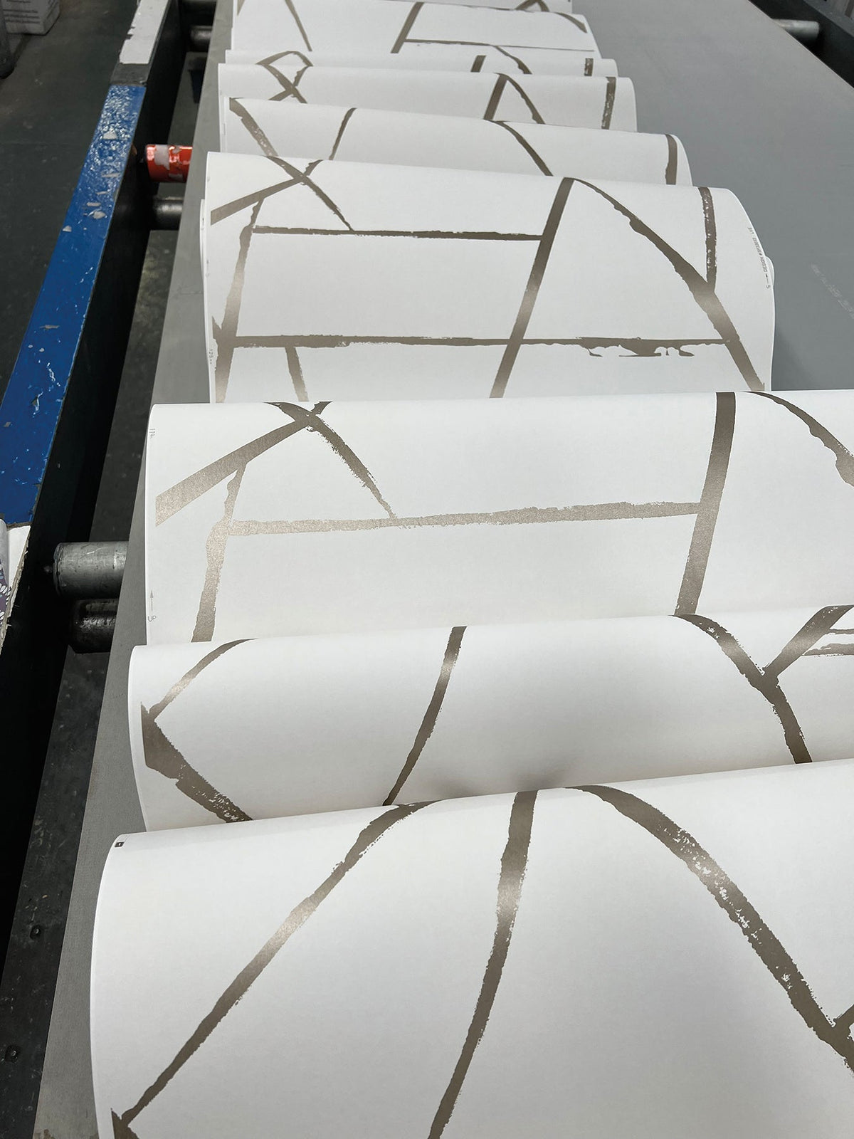 CC1293-peel-and-stick-wallpaper-detail-closeup-5