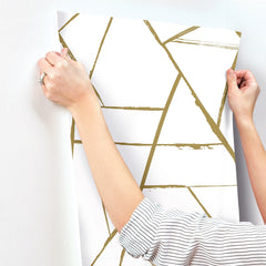 CC1294-peel-and-stick-wallpaper-stick-application-step