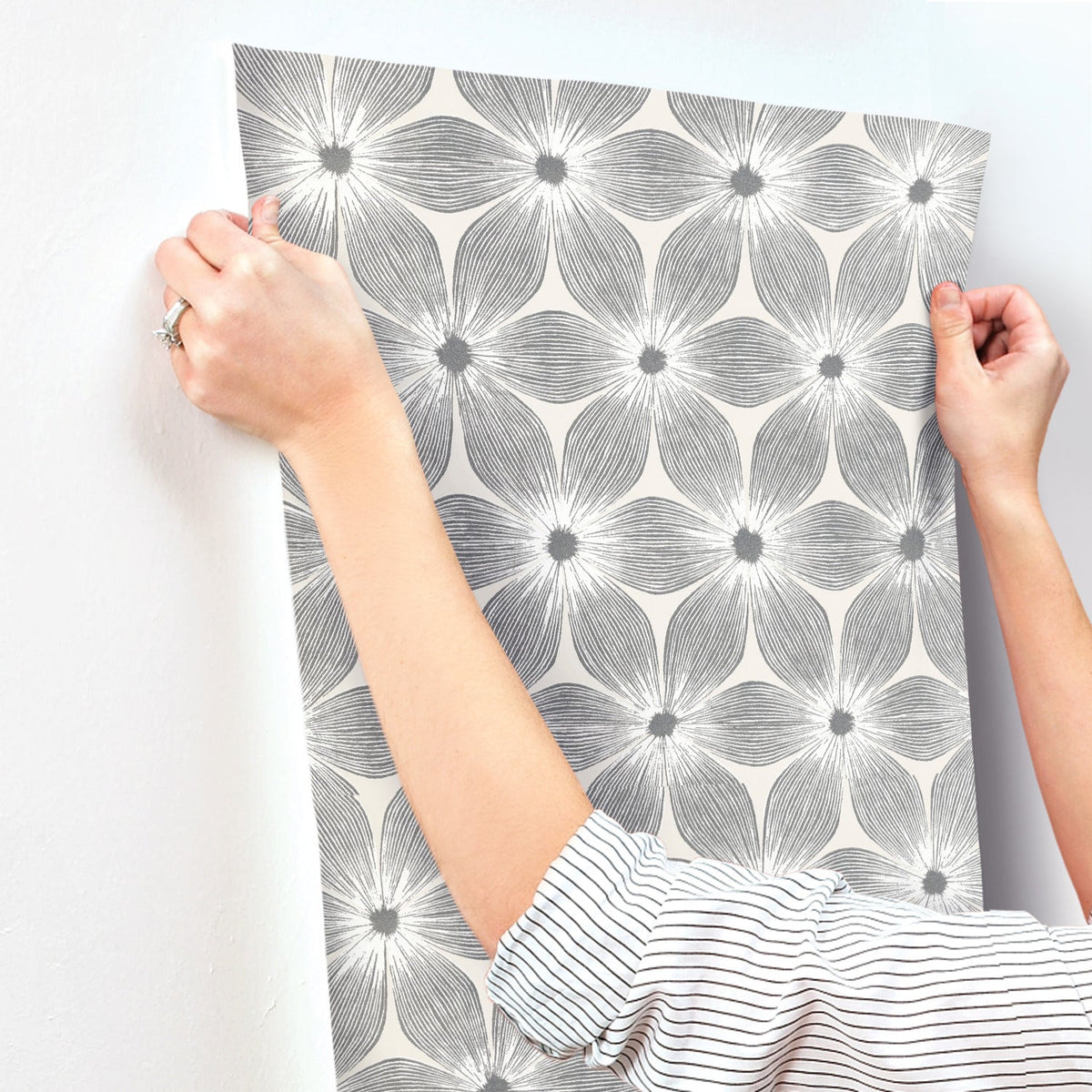 CI2302-peel-and-stick-wallpaper-stick-application-step