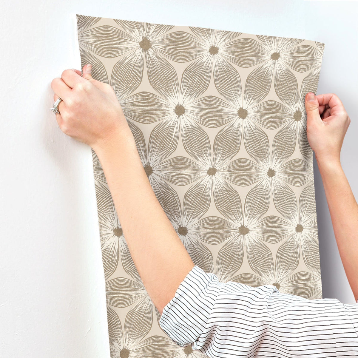 CI2304-peel-and-stick-wallpaper-stick-application-step