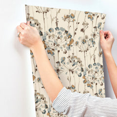 CN2100-peel-and-stick-wallpaper-stick-application-step