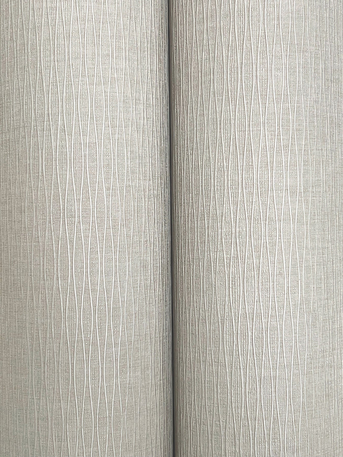 COD0616-peel-and-stick-wallpaper-detail-closeup