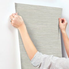 COD0636N-peel-and-stick-wallpaper-stick-application-step