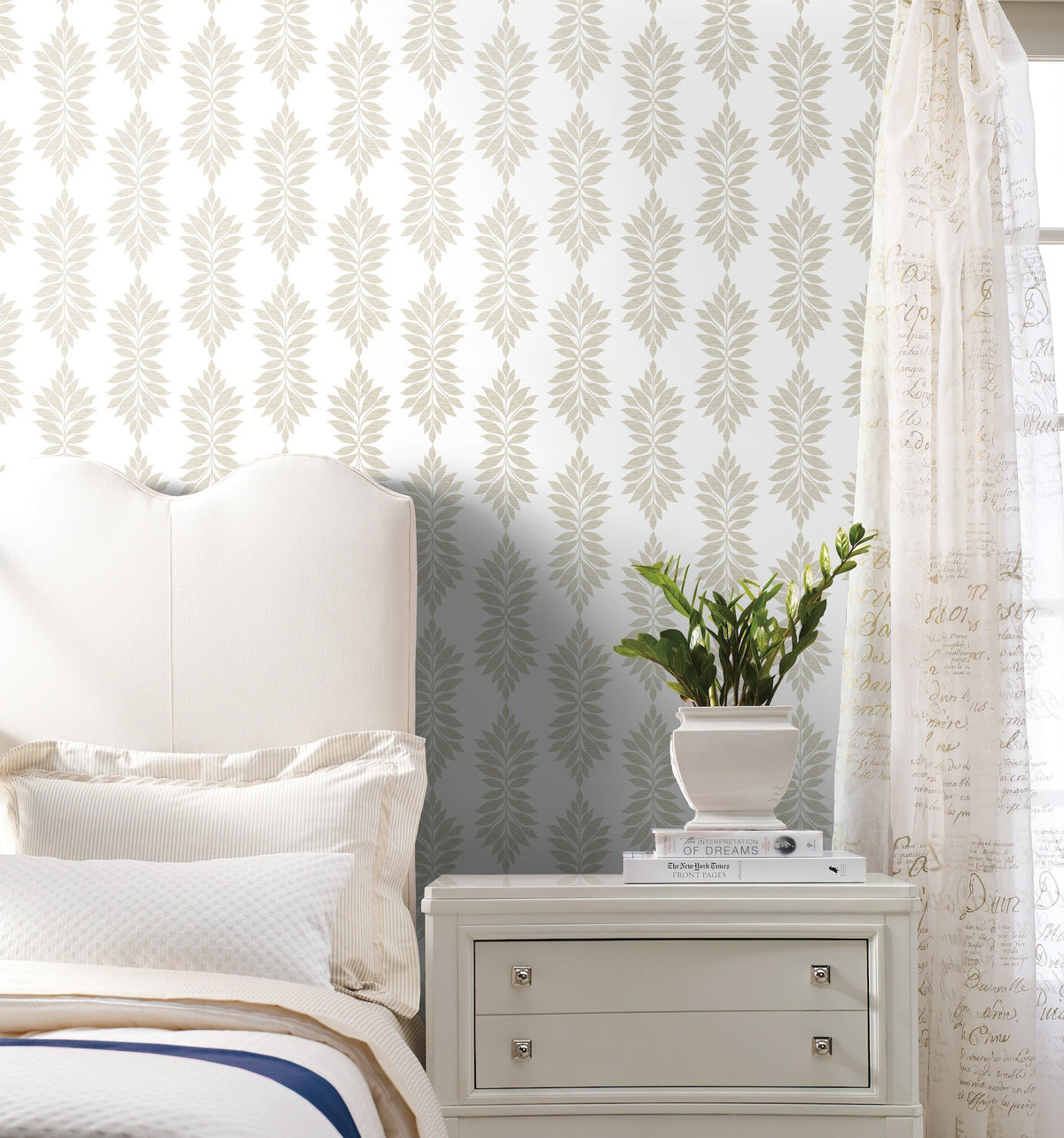 CV4424-peel-and-stick-wallpaper-room-scene