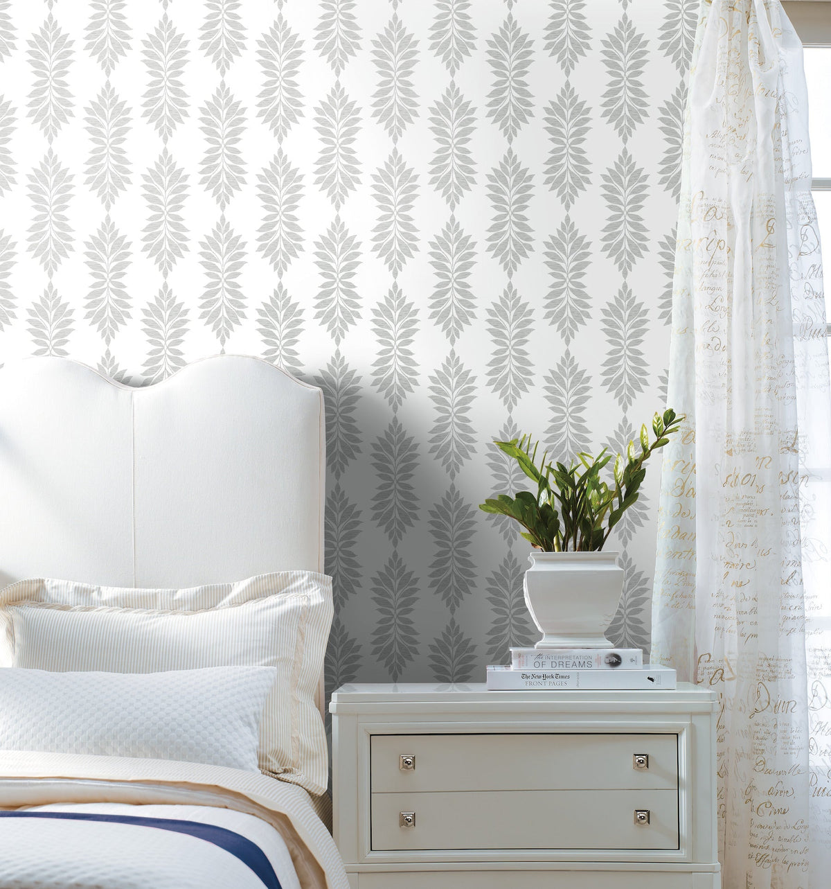CV4428-peel-and-stick-wallpaper-room-scene