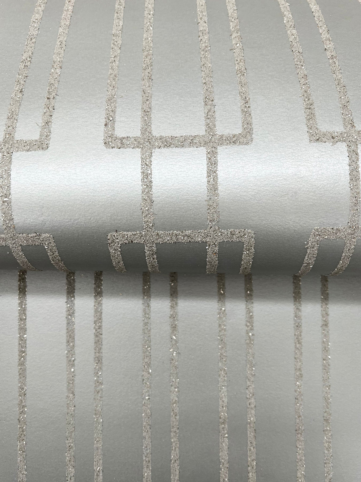 DF3327-peel-and-stick-wallpaper-detail-closeup