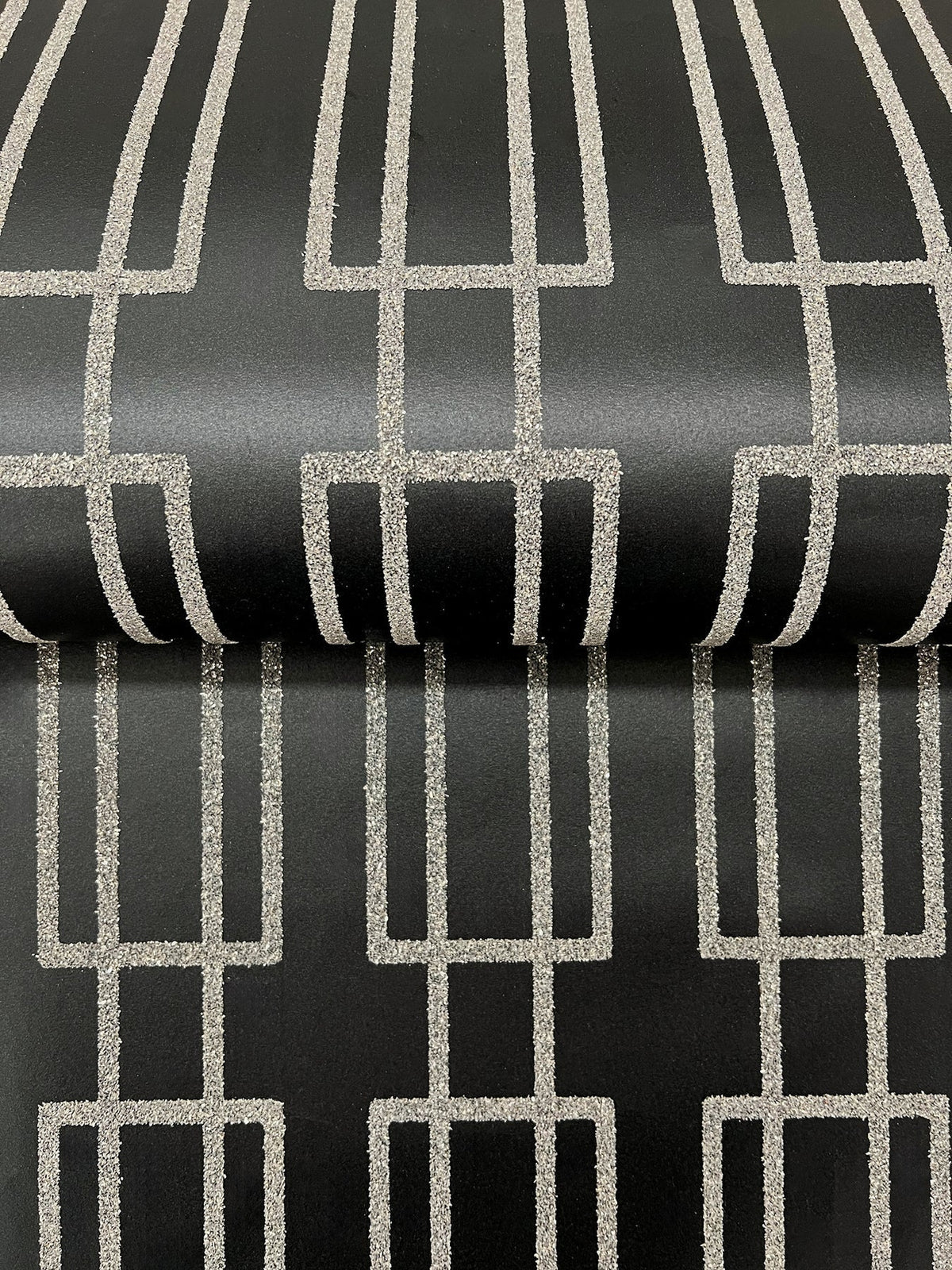 DF3328-peel-and-stick-wallpaper-detail-closeup