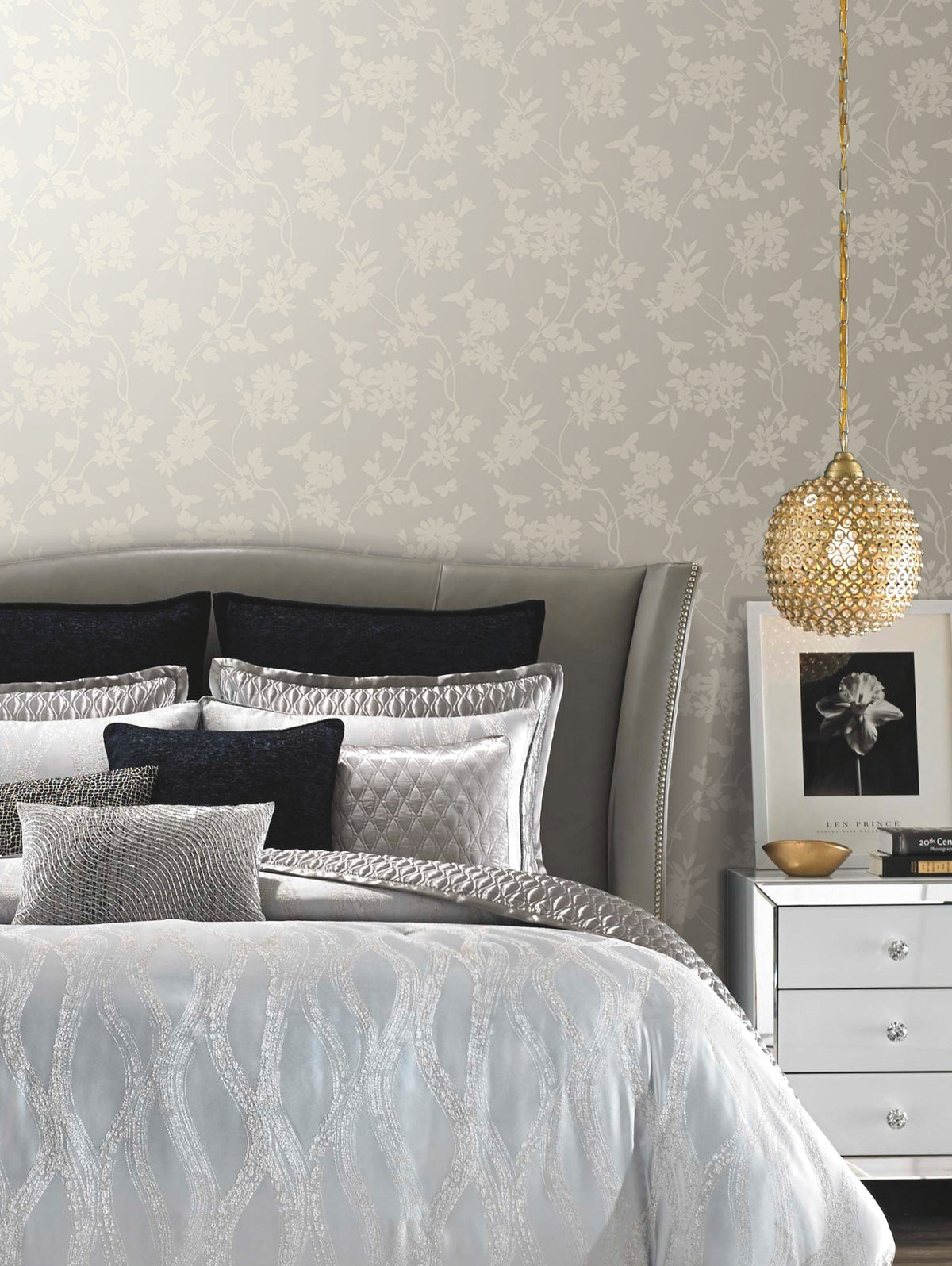 DT5024-peel-and-stick-wallpaper-room-scene-detail-closeup