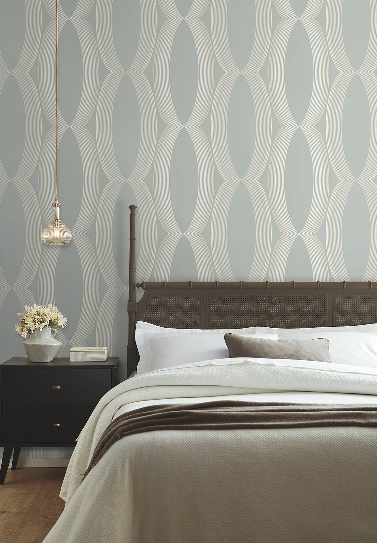 EV3985-peel-and-stick-wallpaper-room-scene-detail-closeup