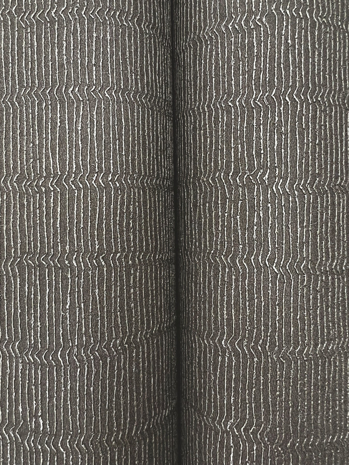 FM1011-peel-and-stick-wallpaper-detail-closeup