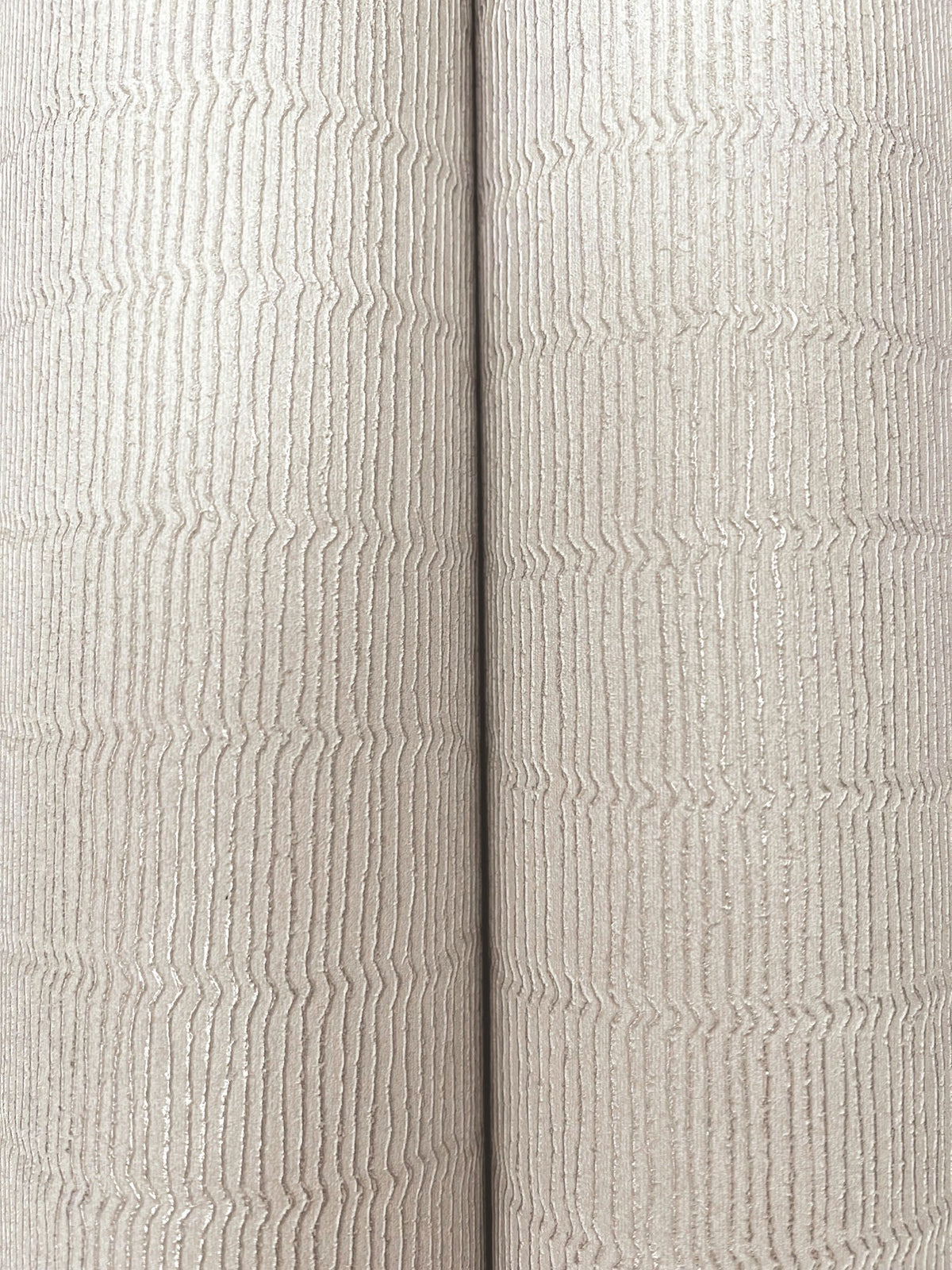 FM1014-peel-and-stick-wallpaper-detail-closeup