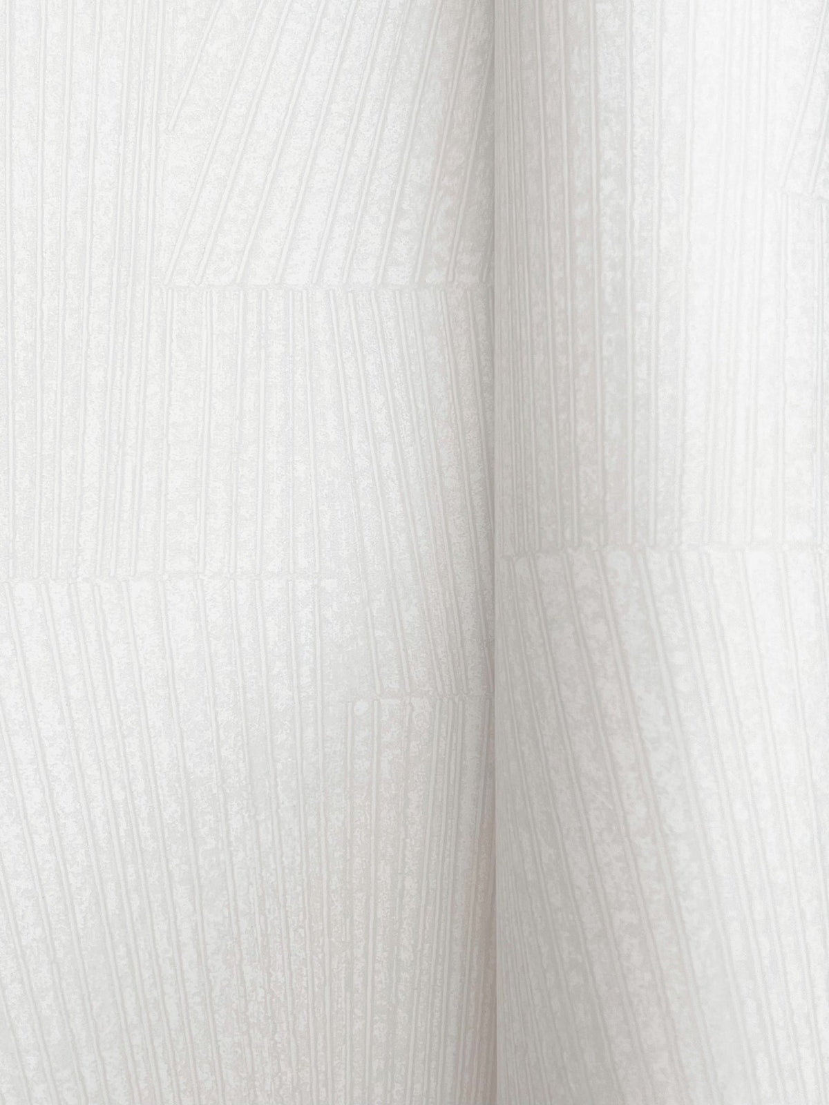 FM1033-peel-and-stick-wallpaper-detail-closeup
