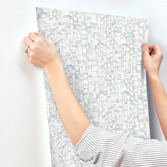 FM1081-peel-and-stick-wallpaper-stick-application-step
