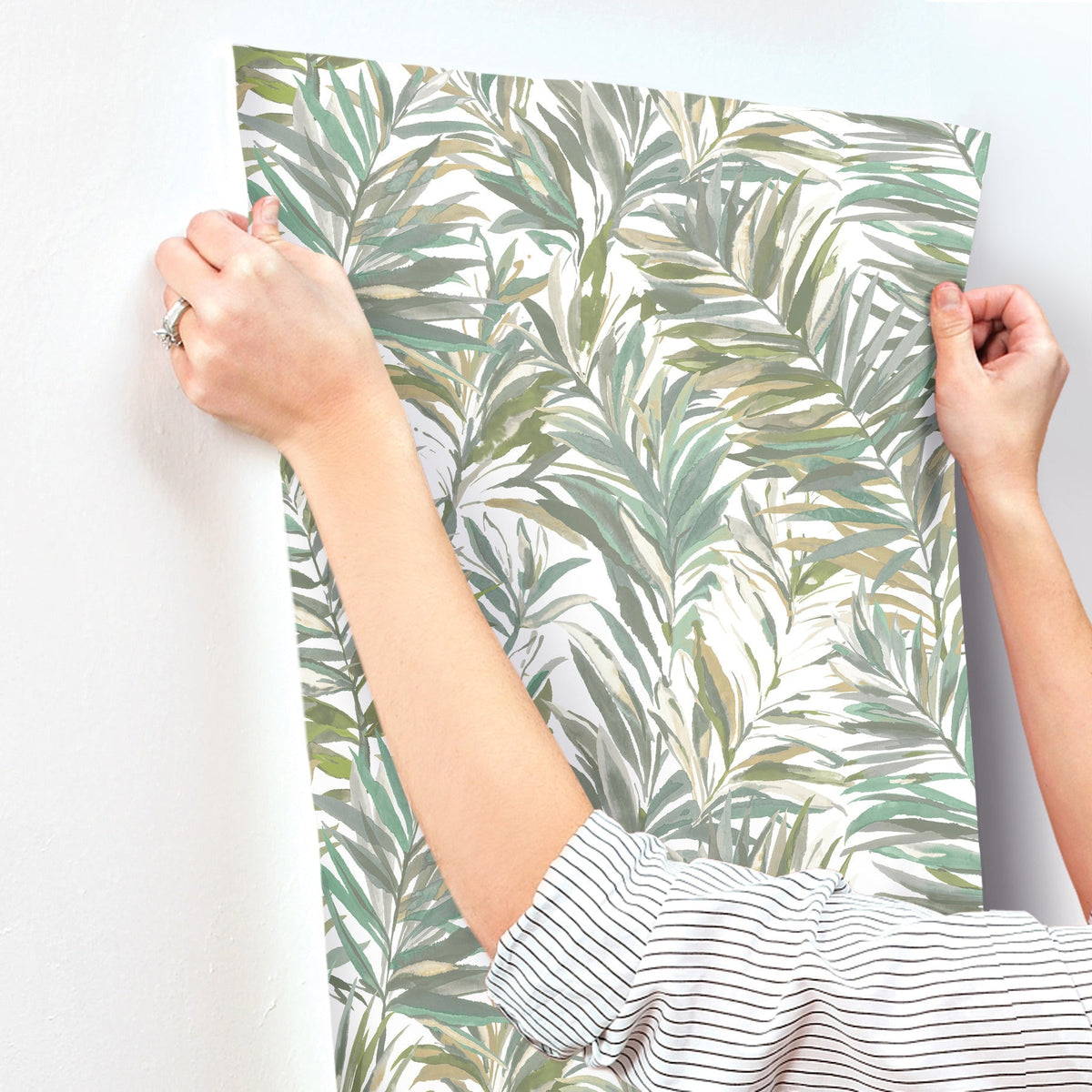 GN2542-peel-and-stick-wallpaper-stick-application-step
