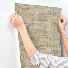 GN2651-peel-and-stick-wallpaper-stick-application-step