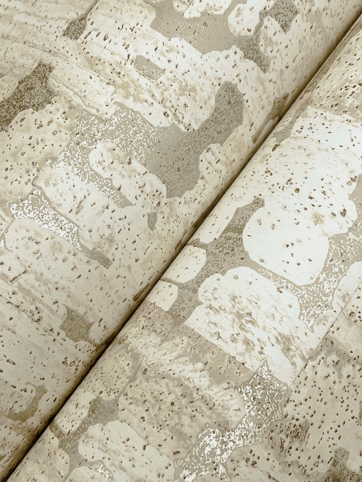 GN2652-peel-and-stick-wallpaper-detail-closeup
