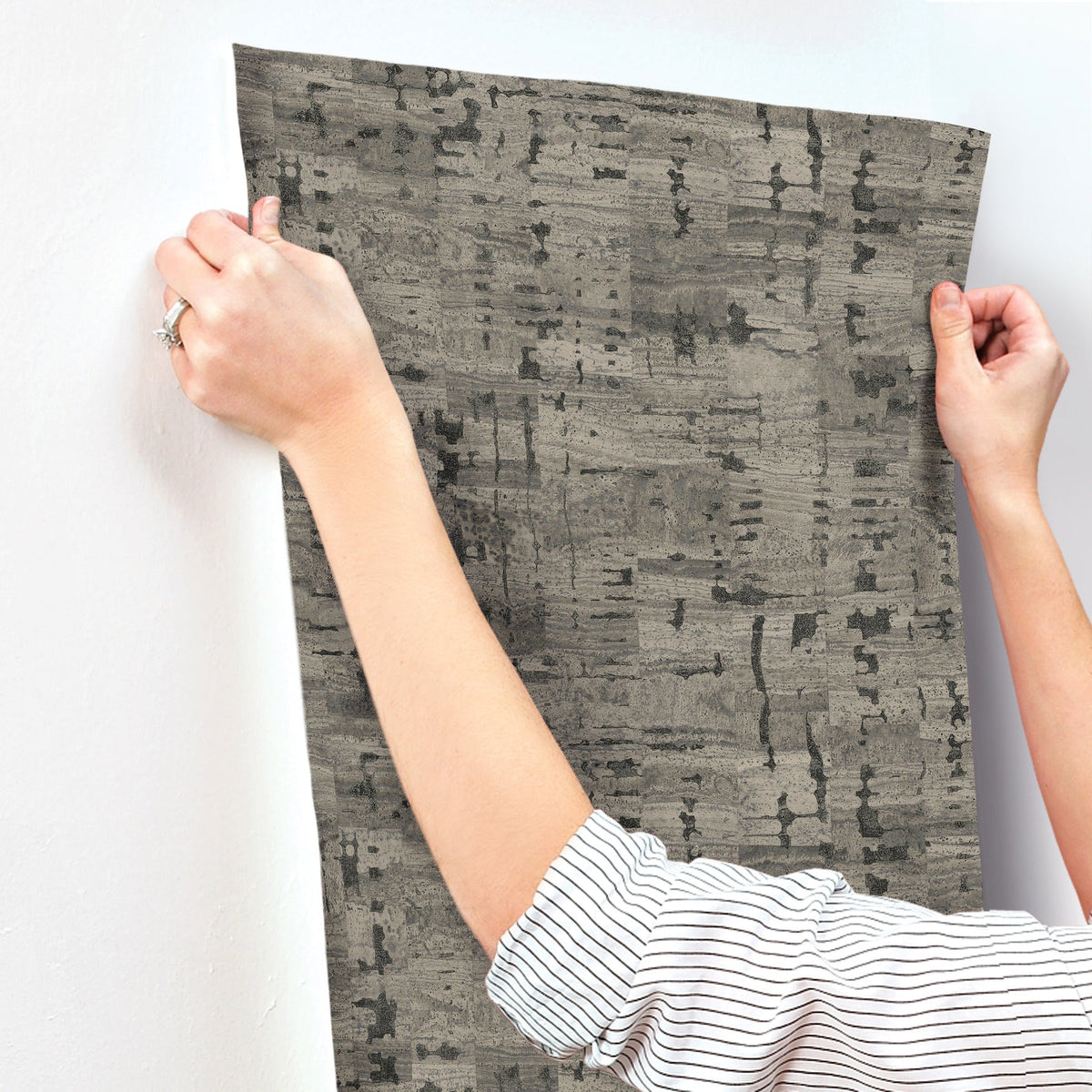 GN2654-peel-and-stick-wallpaper-stick-application-step