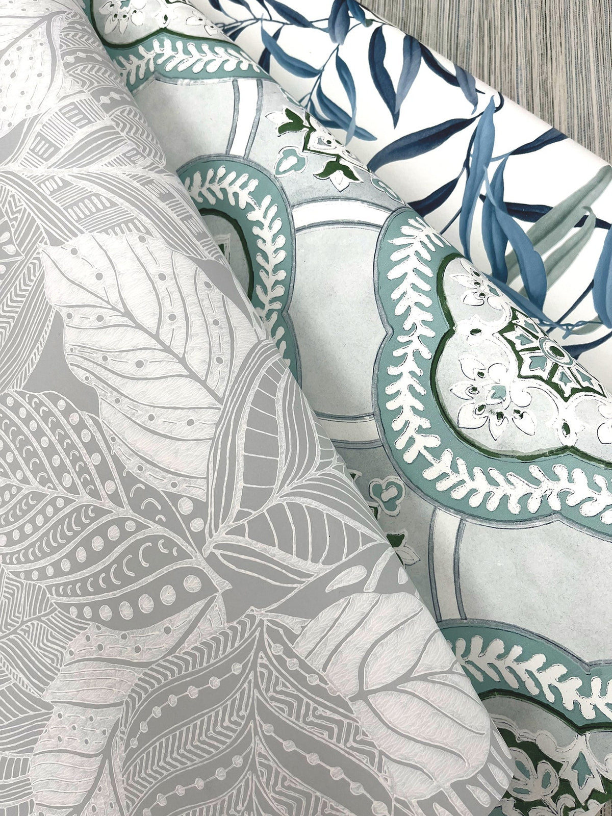 GO8242-peel-and-stick-wallpaper-detail-closeup-4