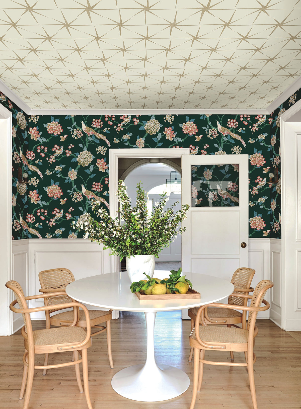 GR5931-peel-and-stick-wallpaper-room-scene-detail-closeup