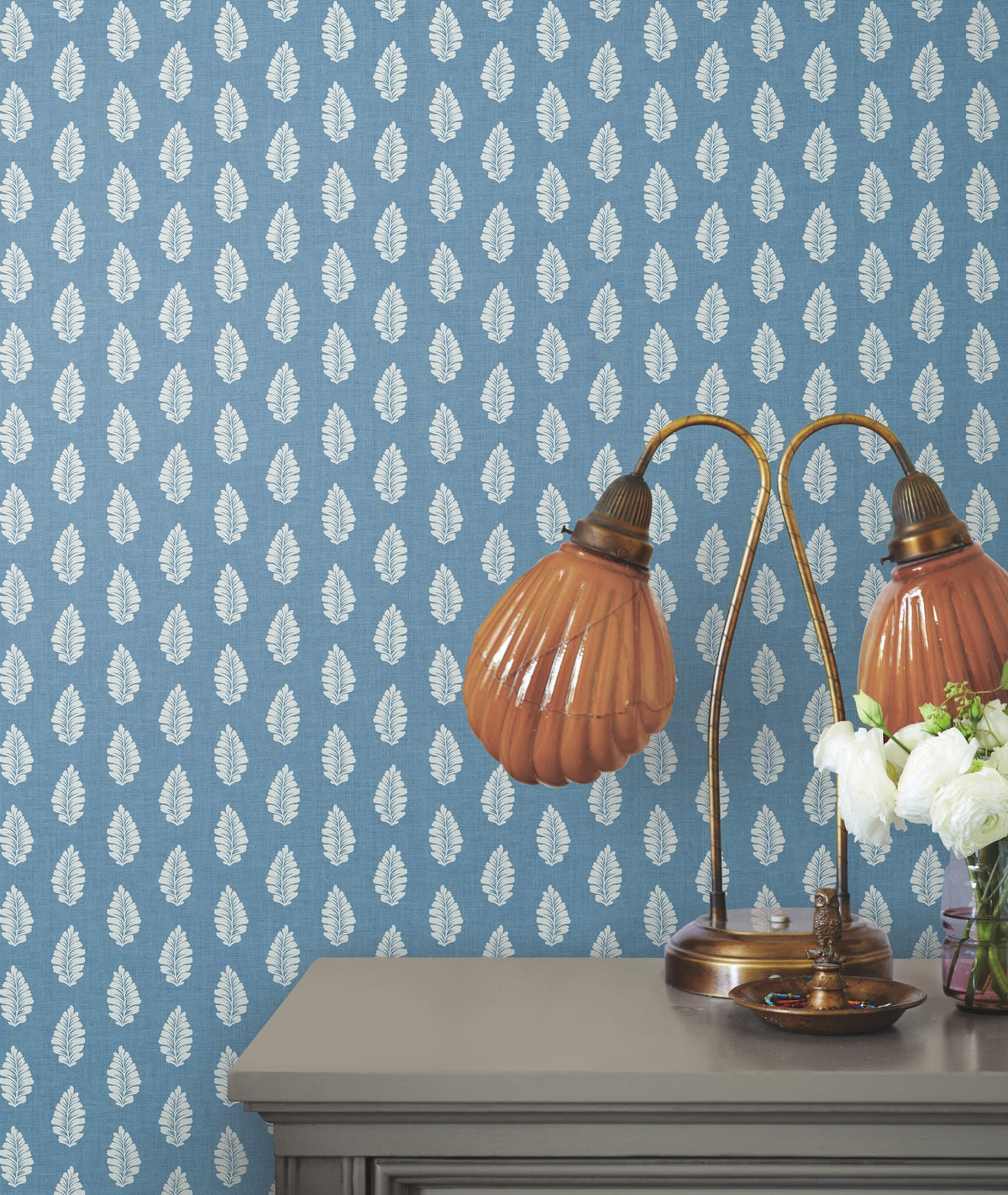 GR5963-peel-and-stick-wallpaper-room-scene