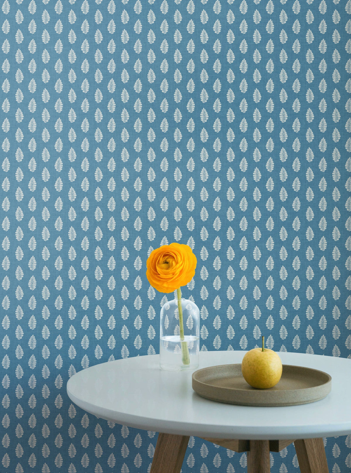 GR5963-peel-and-stick-wallpaper-room-scene-detail-closeup