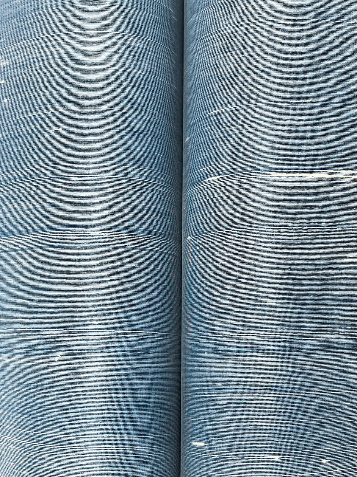 GRL88117-peel-and-stick-wallpaper-detail-closeup